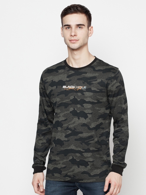 

METTLE Men Grey Camouflage Printed T-shirt