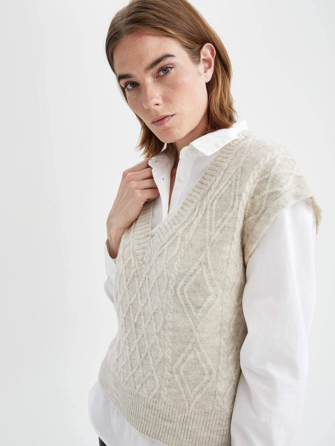 

DeFacto Women Beige Cable Knit Sweater Vest