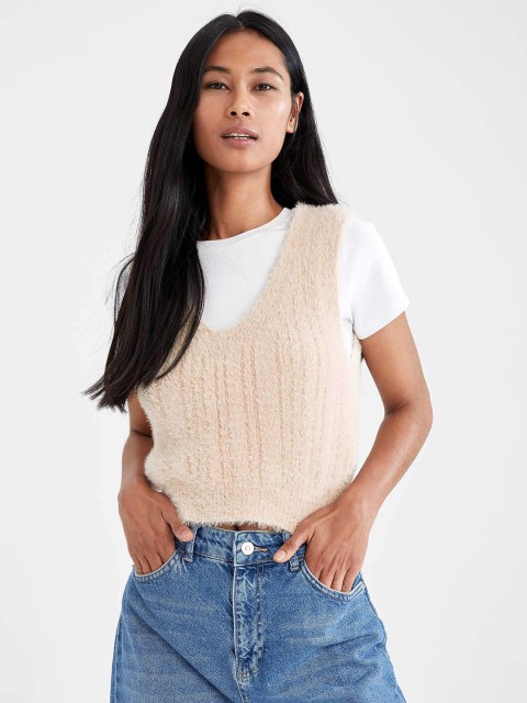 

DeFacto Women Beige Ribbed Crop Pullover with Fuzzy Detail
