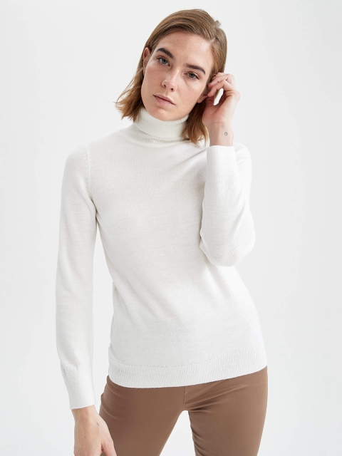 

DeFacto Women Off White Solid Turtle Neck Pullover