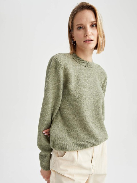 

DeFacto Women Green Solid Pullover Sweater
