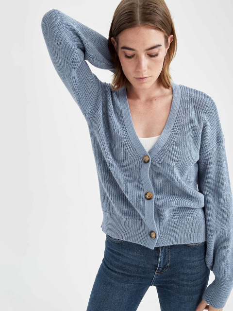 

DeFacto Women Blue Acrylic Oversized Fit Cardigan