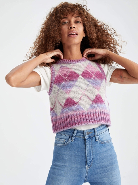 

DeFacto Women White & Pink Geometric Printed Sleeveless Pullover Sweater