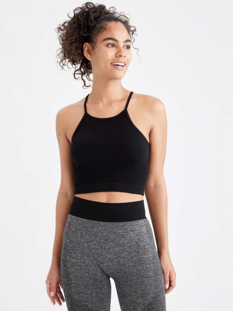

DeFacto Black Ribbed Halter Neck Fitted Crop Top
