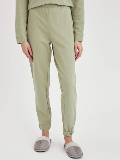 

DeFacto Women Green Relaxed Fit Solid Lounge Joggers