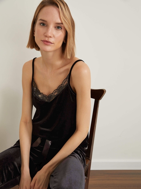 

DeFacto Women Black Velvet Finish Solid Bralette Top