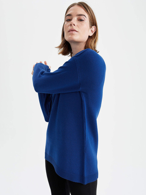 

DeFacto Women Blue Solid Longline Pullover Sweater