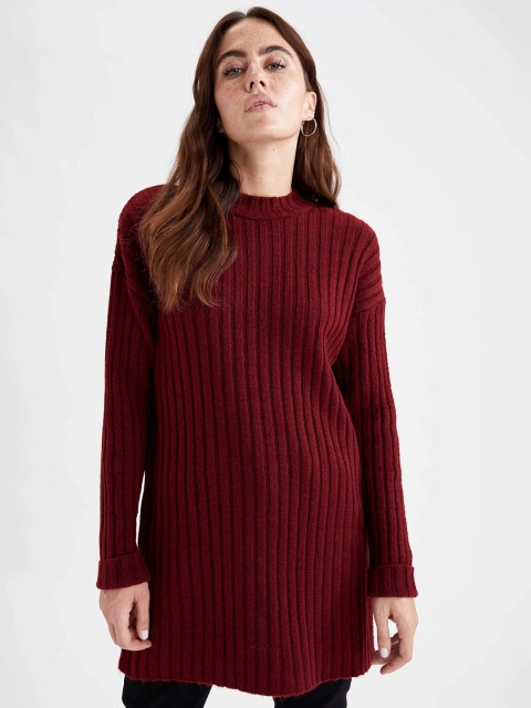 

DeFacto Maroon Self Designed Long Sleeved Tunic