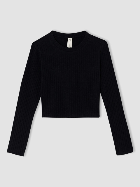 

DeFacto Black Self Striped Regular Slim-Fit Crop Top