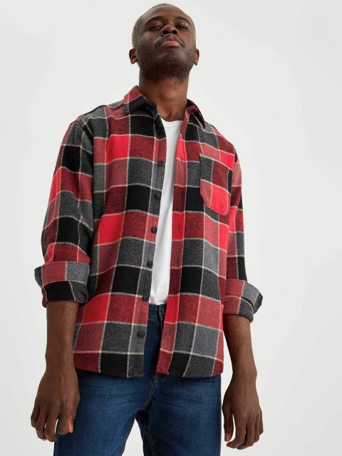 

DeFacto Men Red & Grey Checked Flannel Shirt