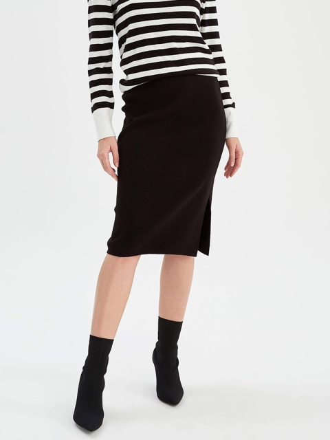 

DeFacto Women Black Solid Acrylic Knitted Pencil Skirt