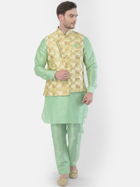 

SG RAJASAHAB Men Green Paisley Regular Raw Silk Kurta with Churidar