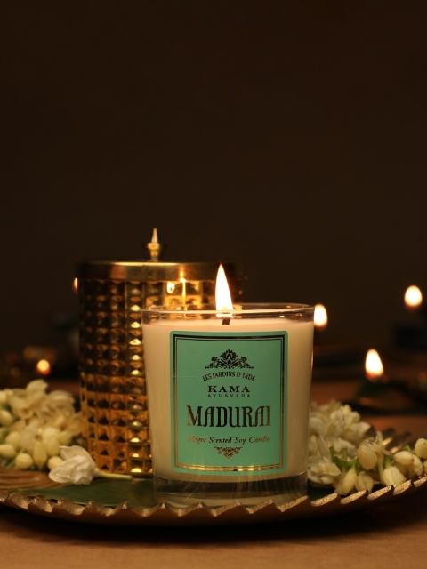 

KAMA AYURVEDA Madurai Mogra Glass Candle, White