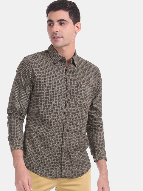 

Ruggers Men Brown Floral Print Casual Shirt
