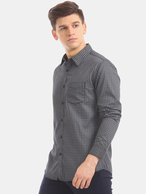 

Ruggers Men Grey Opaque Checked Casual Shirt