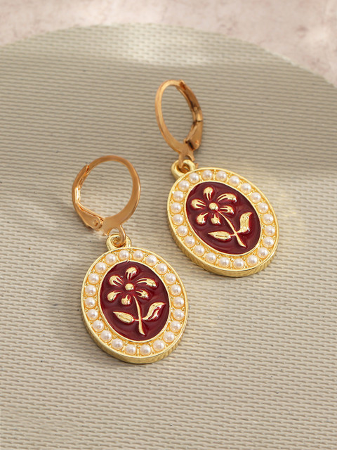 

URBANIC Women Red & Gold-Toned Circular Drop Earrings