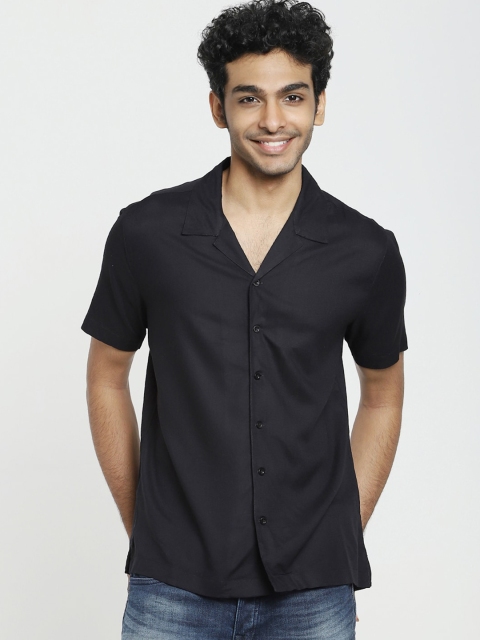 

Bewakoof Men Black Opaque Casual Shirt