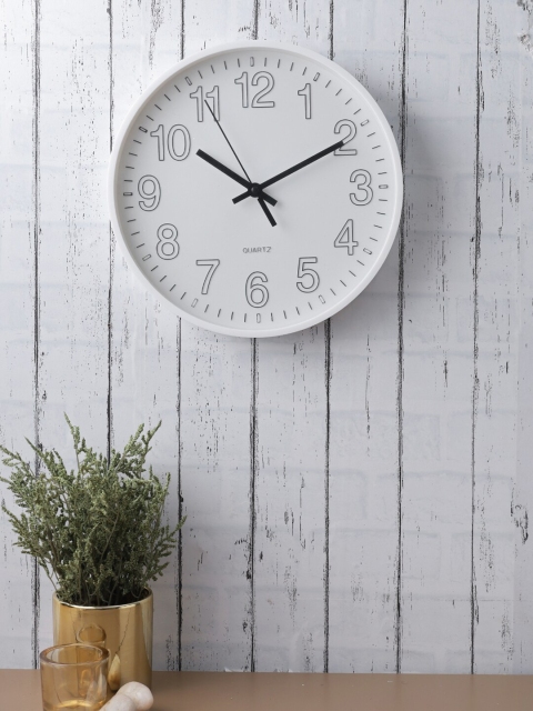 

House Of Accessories White & Black Contemporary Wall Clock