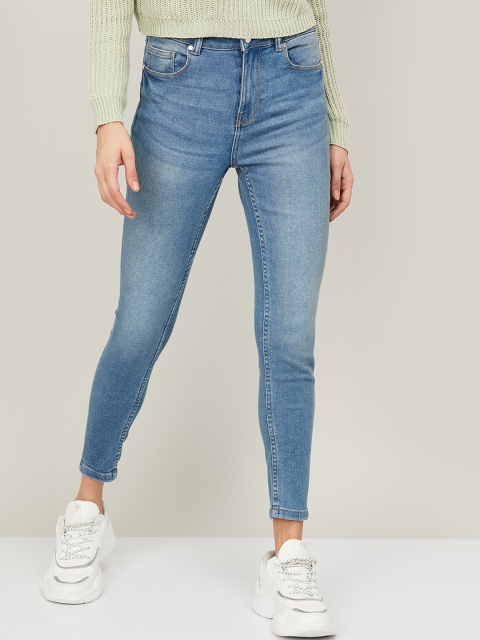 

Fame Forever by Lifestyle Women Blue Low Distress Heavy Fade Cropped Jeans
