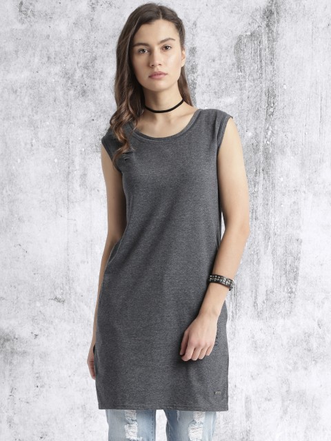 

Roadster Women Charcoal Grey Solid Round Neck T-shirt