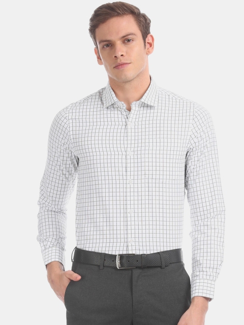 

Excalibur Men White Grid Tattersall Checks Opaque Checked Formal Shirt