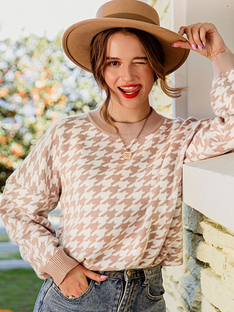 

URBANIC Women Brown & Off-White Acrylic Houndstooth Self-Design Pullover