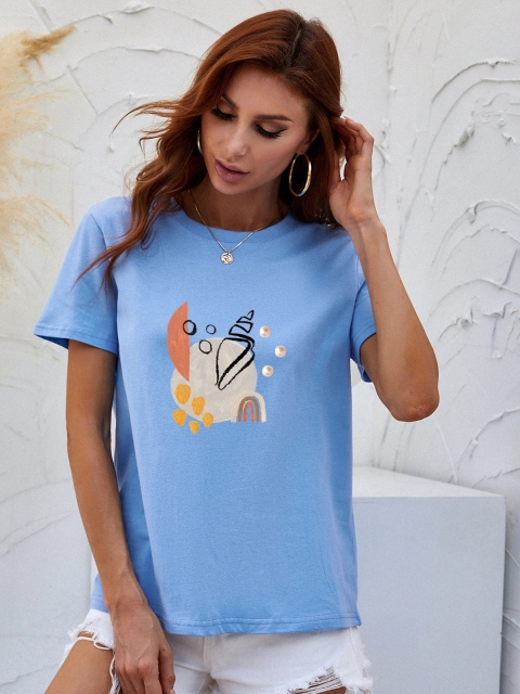 

URBANIC Women Blue & Off White Pure Cotton Printed T-shirt