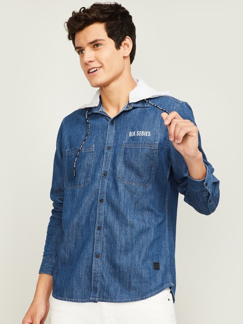 

Bossini Men Blue Solid Cotton Denim Shirt