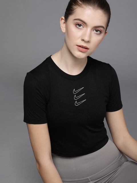 

Nike Women's Black Solid Brand Logo Regular Crop Top