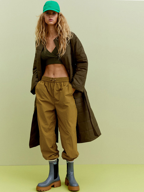 

H&M Women Green Solid Nylon Balloon Trousers