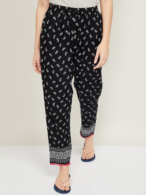 

Ginger by Lifestyle Women Black & White Viscose Rayon Pyjamas