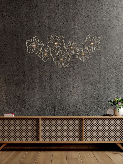 

green girgit Gold-Toned Petal Flowers Wall Decor