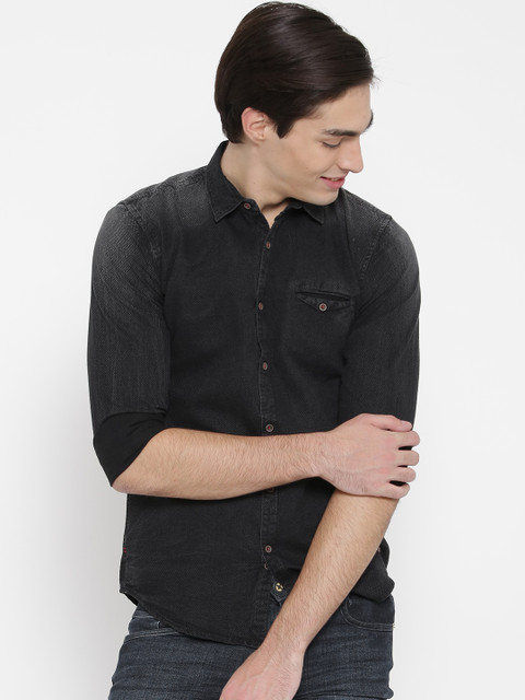

Status Quo Men Black Slim Fit Patterned Casual Shirt