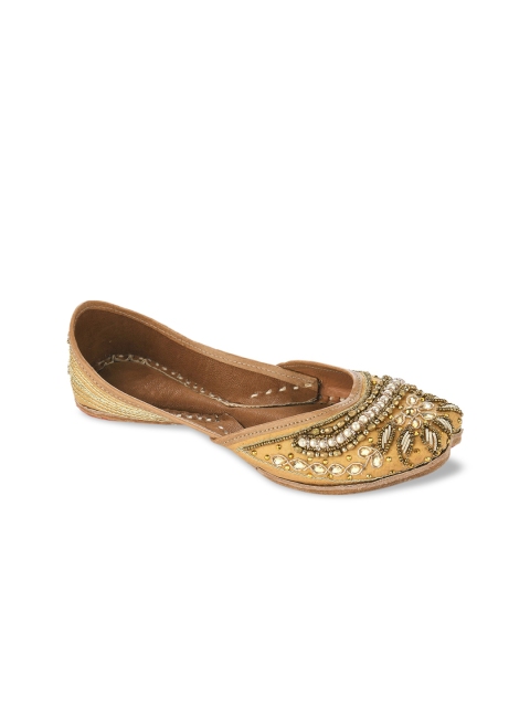 

DESI COLOUR Women Golden Embellished Leather Ethnic Mojaris, Gold