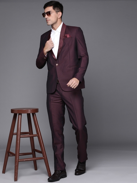 

Manu Men Burgundy Solid Regular Fit Tuxedo Two-Piece Suit