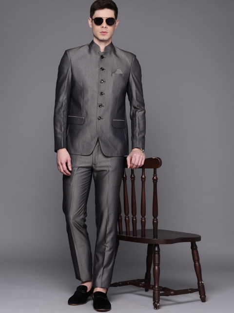 

Manu Men Charcoal Grey Self-Design Bandhgala 2-Piece Suit