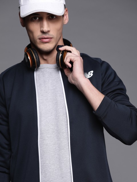 

New Balance Men Navy Blue Sweatshirt