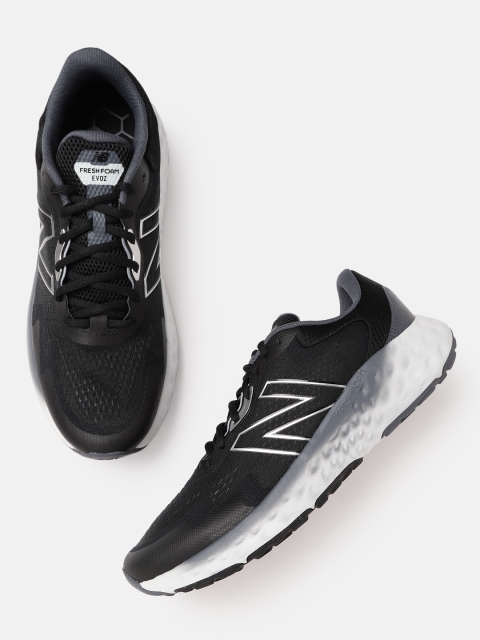 

New Balance Men Black Woven Design Running Shoes