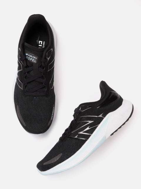 

New Balance Women Black Woven Design Running Shoes