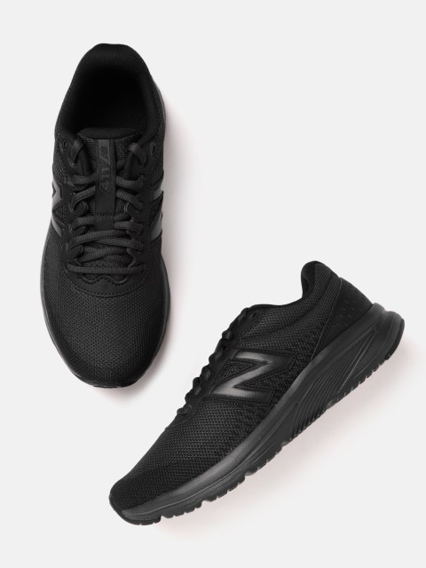 

New Balance Men Black Woven Design Running Shoes