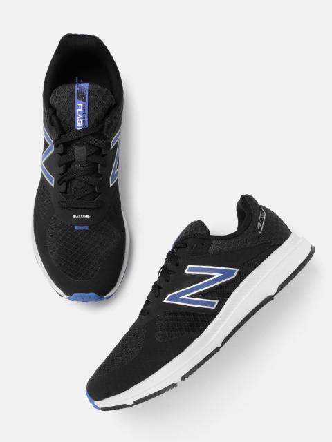 

New Balance Men Black & Blue Woven Design Running Shoes