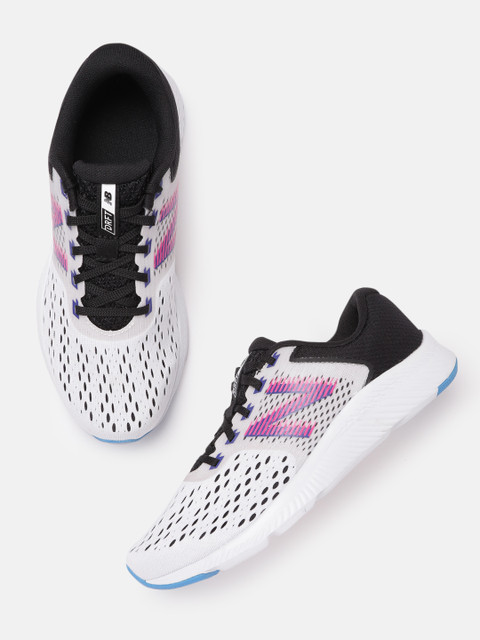 

New Balance Women White & Black Woven Design Running Shoes
