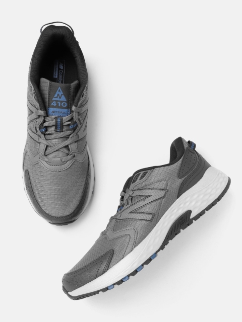 

New Balance Men Grey Self Checked Running Shoes