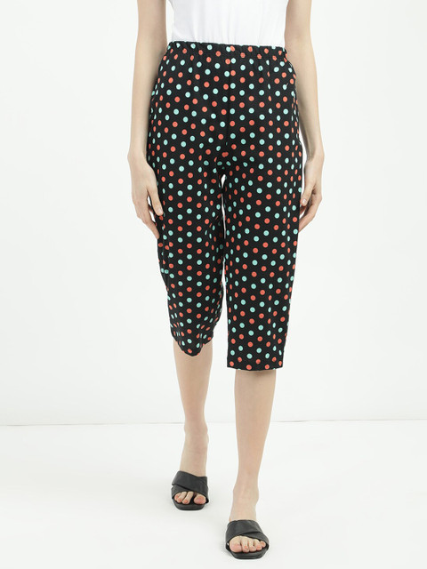 

V2 Value & Variety Women Black & Orange Printed Capris