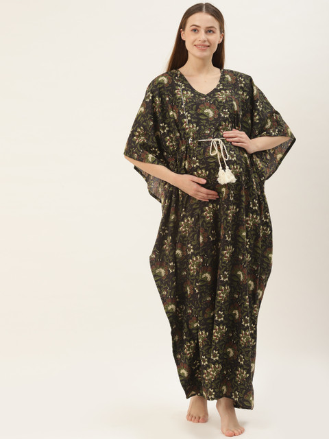 

Ikk Kudi by Seerat Black Printed Maxi Floral Nursing Nightdress