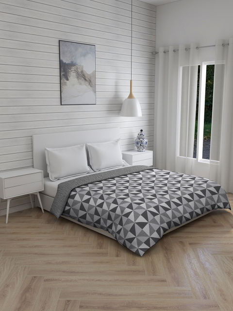 

Boutique Living India Grey & White Geometric AC Room 120 GSM Double Bed Comforter