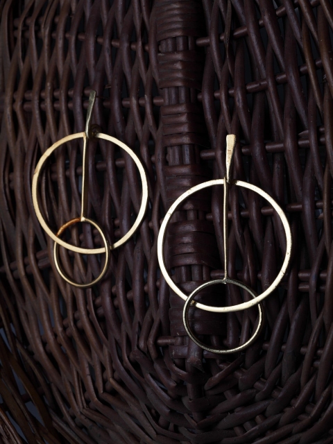 

DIVA WALK Gold-Toned Contemporary Drop Earrings