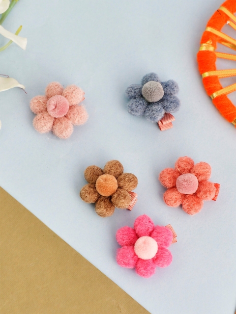 

Silvermerc Designs Girls Blue & Brown Set of 5 Embellished Tic Tac Hair Clip