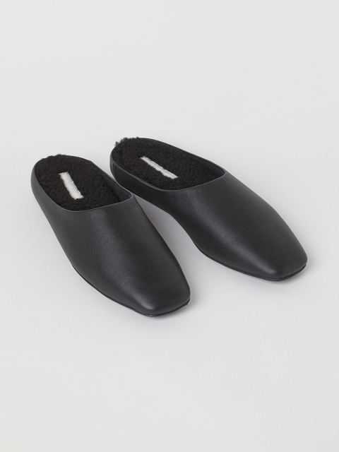 

H&M Women Black Solid Faux Shearling-Lined Leather Slippers