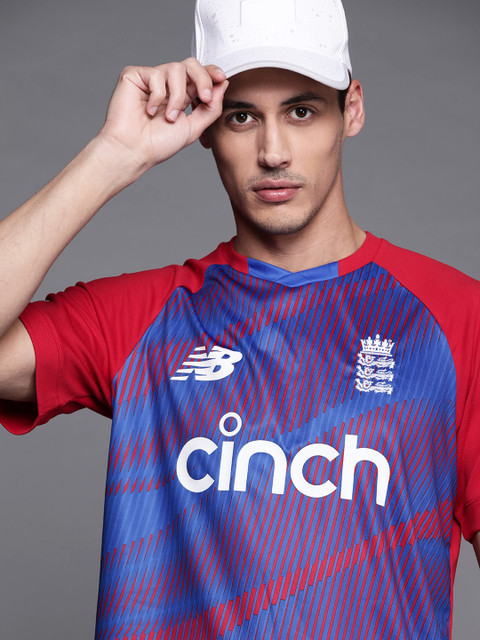 

New Balance Men Red & Blue Brand Logo Printed T-shirt